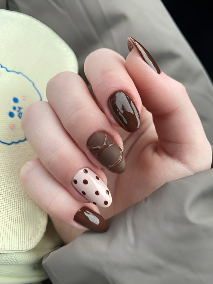 Two-Tone Brown Nails