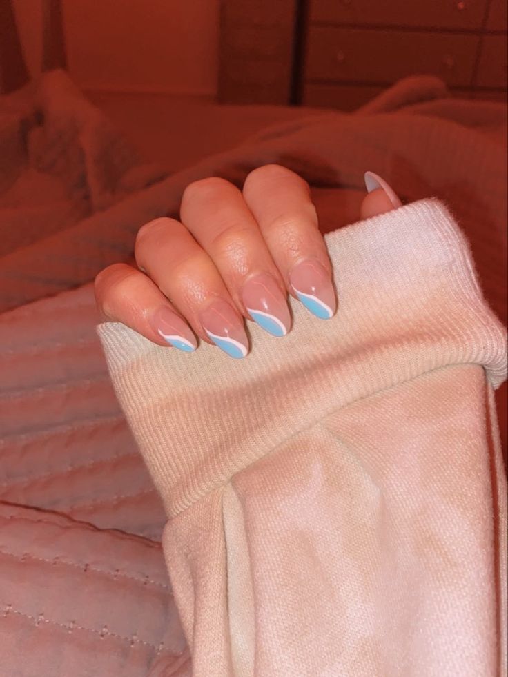 Light Blue Swirl Tips