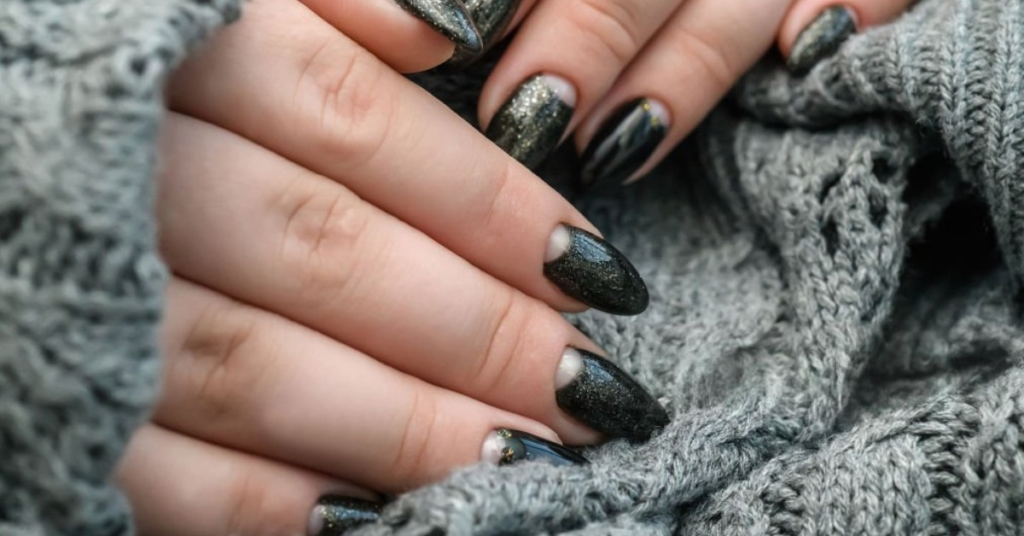  Classic Black and Silver Ombre nails