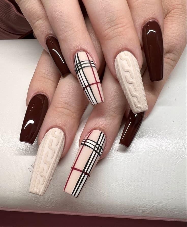 Brown Plaid Christmas Nails