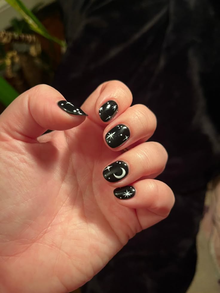 Black Nails with Stars and Moon