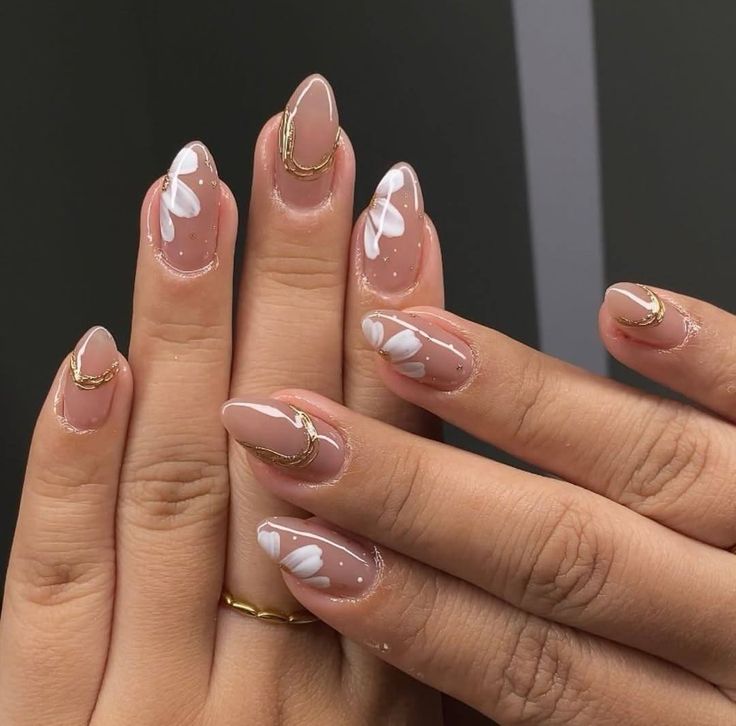 White and Gold Floral Nail Art