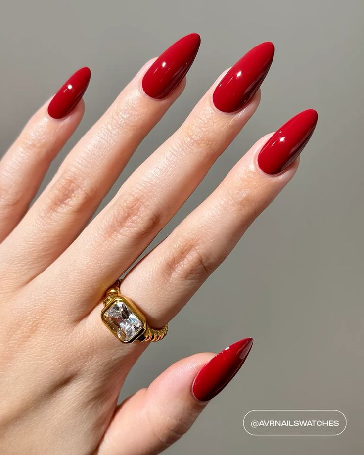 Classic Red Nails
