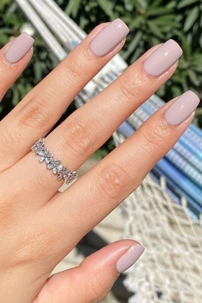 Light Mauve Nails