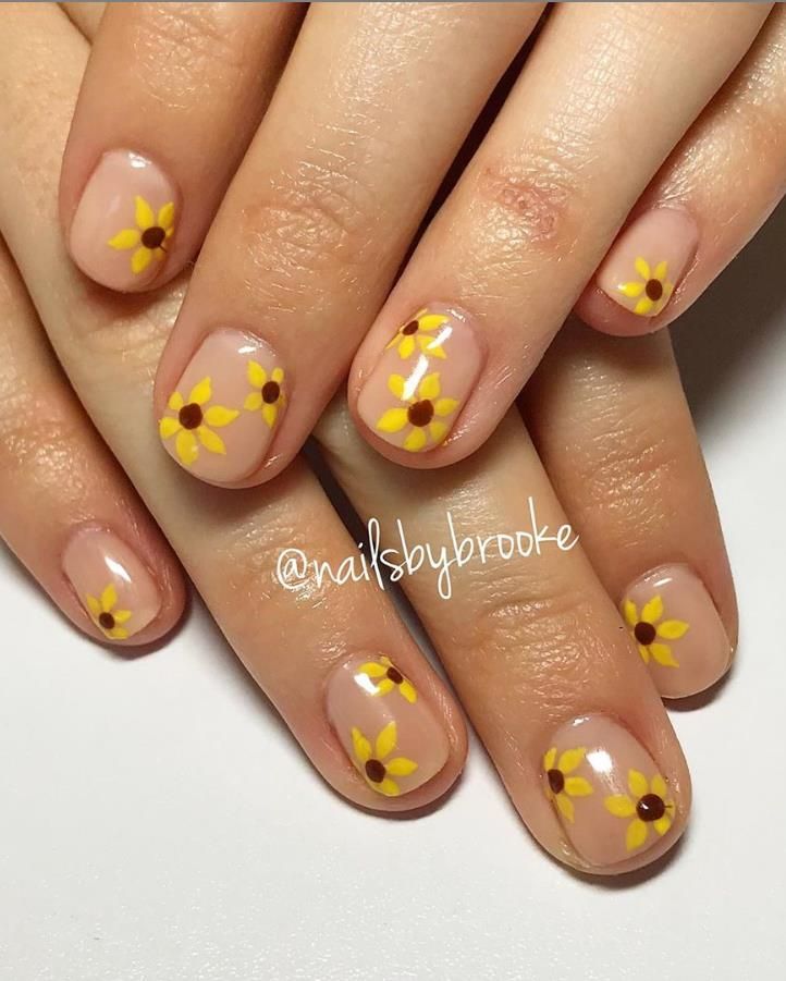 Short Sunflower Nails