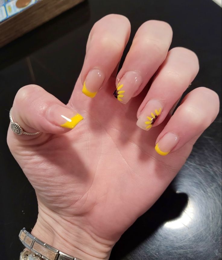 Nude Base with Sunflower Tips